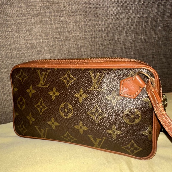 Louis 🤎 Vuitton Large Travel Pouch / Wristlet - Picture 3 of 10